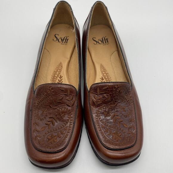 Size 7 1/2 Sofft slip on’s - Picture 1 of 8